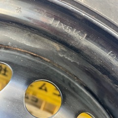 中古 スタッドレス 175/65R14 フリード純正？ホイール ホイールキャップ付き の画像