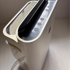 シャープ　加湿空気清浄機　KC-H50-Wの画像