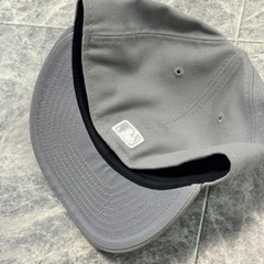 NEWERA グレー 希少カラー NY キャップ　の画像