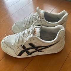 アシックス体育館シューズ23.5cmの画像