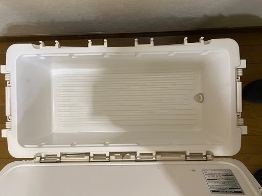 大型クーラーボックス　
シマノ BASIS350
