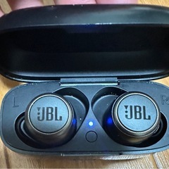 JBL ワイヤレスイヤホン LIVE 300TWS（中古)の画像