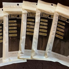 未開封【黒星柄マスク】の画像