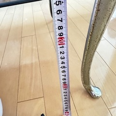 猫足大理石テーブルの画像