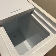 スリム冷凍ストッカー　上開きタイプ　ホワイトの画像