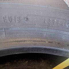 【新品：４本セット】ダンロップ　WINTER MAX SV01　～トラック商用車用スタッドレス～　215/70R15 107/105L　暗所保管品の画像