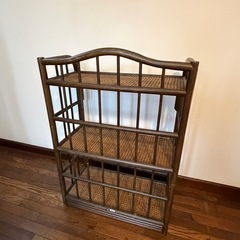 籐の棚の画像