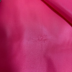 ハギレ　サテン　布　テーブルクロス　クロス　濃いピンク　③の画像