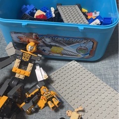 KRE-O（クレオ）トランスフォーマーシリーズのバンブルビーとその他ブロックの画像
