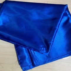 ハギレ　サテン　布　テーブルクロス　クロス　ブルー　④の画像