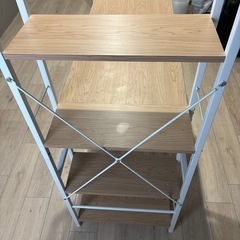 【受け渡し者決定済】作業用デスク　ラック付の画像