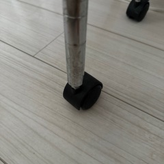 キャスター付きスチールラックの画像