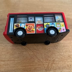 アンパンマンバス　おもちゃの画像