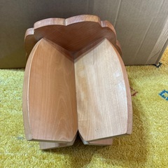 子供用桜型椅子
の画像