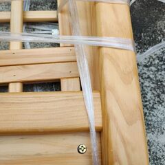 ベビーベッド　木のフレームの画像