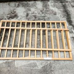 ベビーベッド　木のフレームの画像