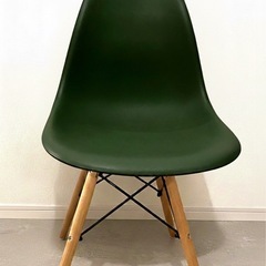 イームズチェアの画像