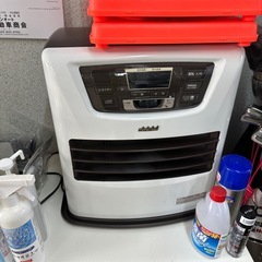 ストーブ、灯油缶
の画像