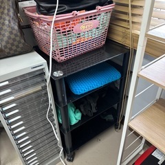 ストーブ、灯油缶
の画像