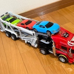 カーキャリア　トラック　車　ミニカーの画像