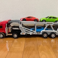 カーキャリア　トラック　車　ミニカーの画像