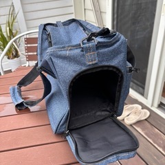 猫用デニム風のキャリーバッグの画像