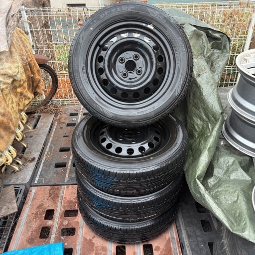 175/65r15 鐡ちん　アクア 溝あり