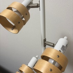 ニトリ  フロアランプ　ウッドリング 間接照明の画像