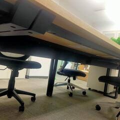 多人数用事務机 フリーアドレスデスク 配線収納付き　OA机の画像