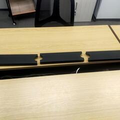 多人数用事務机 フリーアドレスデスク 配線収納付き　OA机の画像