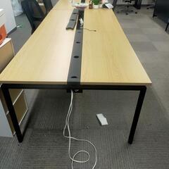 多人数用事務机 フリーアドレスデスク 配線収納付き　OA机の画像