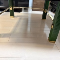 PAORO GUCCI ガラステーブルの画像