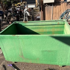 生簀、水槽の画像