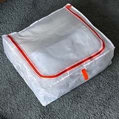 IKEAの掛け布団と夏用ブランケットの画像