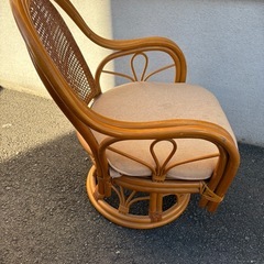 G1221 ラタン家具　回転椅子　籐家具の画像