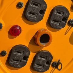 A663◇日動工業◇電工ドラム◇コードリール◇30m◇アース◇屋内型◇4口◇NF-E34
の画像