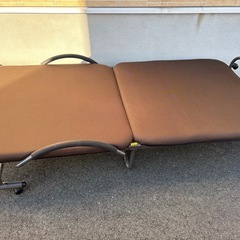 G1222 折り畳みベット　の画像