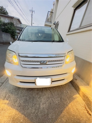 トヨタ　ノーア60系令和9年2月まで車検有り