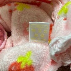 犬服 いちご柄の画像