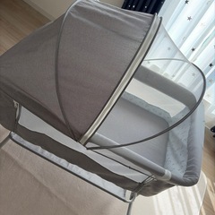 ベビーベッドの画像