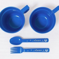 【ピングー大好きさん必見！】ピングー プラスチック食器セット（コップ、皿、深皿、スプーン、フォーク）Made in Japanの画像