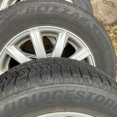 中古スタッドレスタイヤの画像