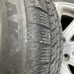 中古スタッドレスタイヤの画像