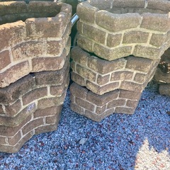 決定　レンガ造りのガーデンプランターの画像