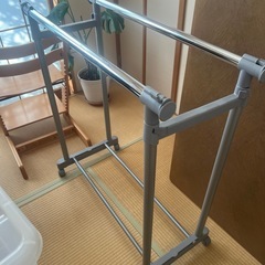 大容量洋服ハンガーポールの画像