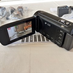 パナソニック　デジタルビデオカメラ　HC-V495M ほぼ未使用　大容量バッテリー新品 2個付き　90倍ズーム　フルHD 大容量本体メモリー64GBの画像