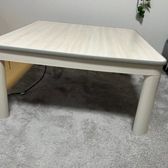 こたつ　正方形　布団なしの画像