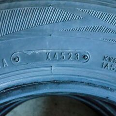 軽トラ用スタッドレス　2023年45週　DANLOP WINTERMAX　MADE-IN-JAPAN 製　145R12の画像