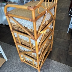 藤の衣装ケースの画像