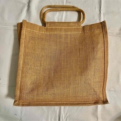 カゴバッグ　壺の刺繍入りの画像